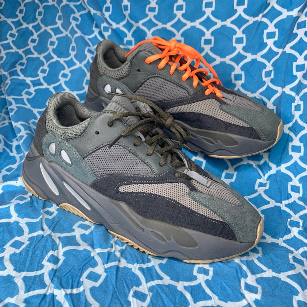 Nike yeezy boost 700 women’s size 10.5 Teal blue super rare kanye west sneakers